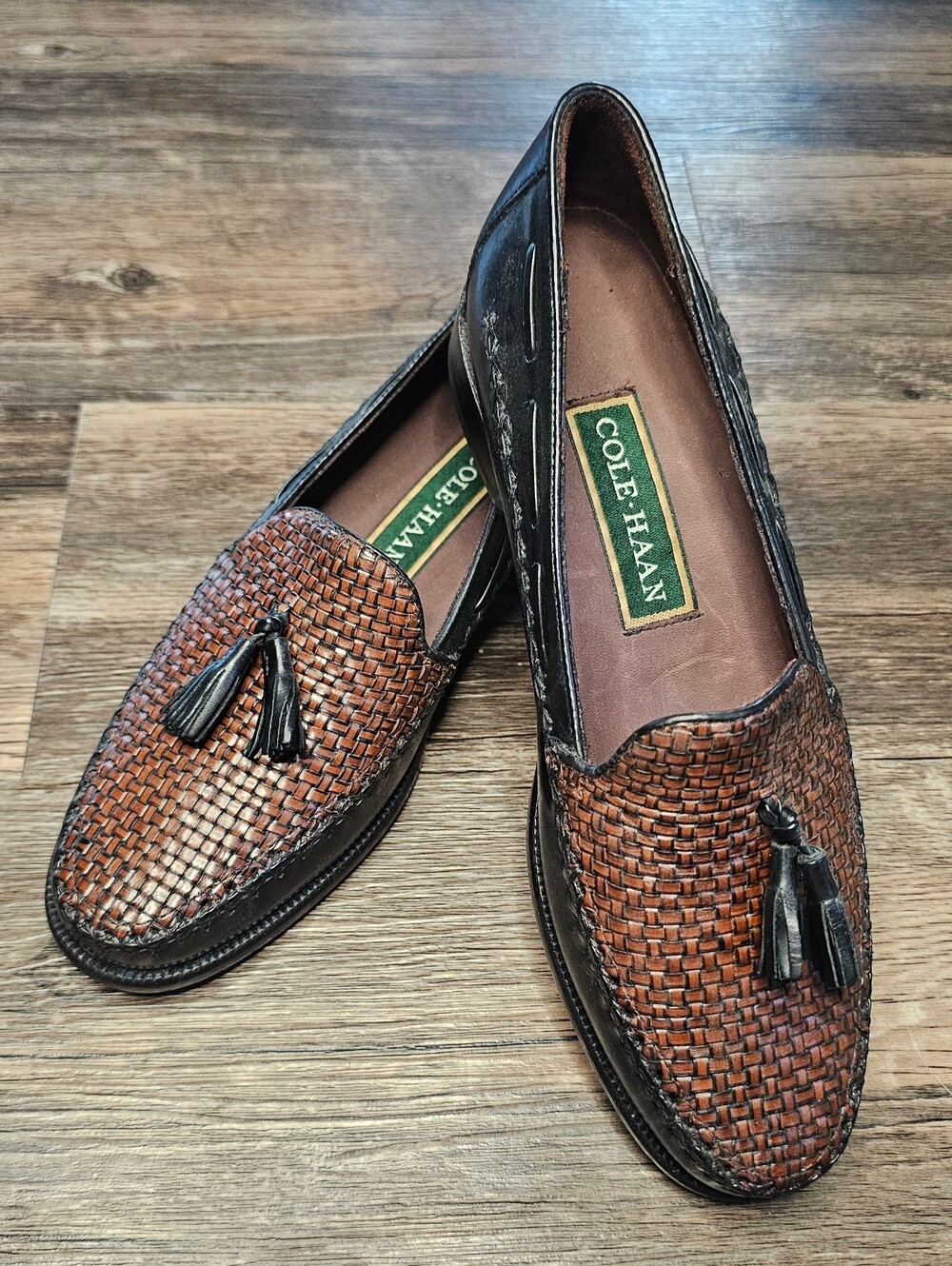 Cole Haan Womens two-tone tassel loafers with brown woven leather SZ 8.5